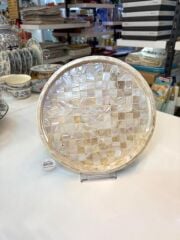 BEJ SEDEFLİ YUVARLAK TEPSİ 30CM