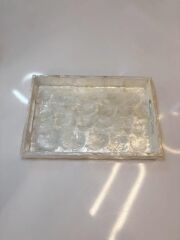 KREM SEDEFLİ DİKDÖRTGEN TEPSİ 30X20CM