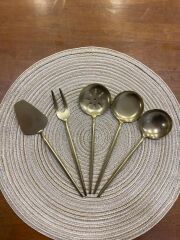 ALMERİA MAT GOLD 5 PARÇA SOS SERVİS SETİ