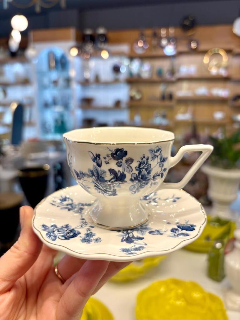 MAVİ ÇİÇEKLİ AYAKLI 2 KİŞİLİK TÜRK KAHVESİ FİNCANI