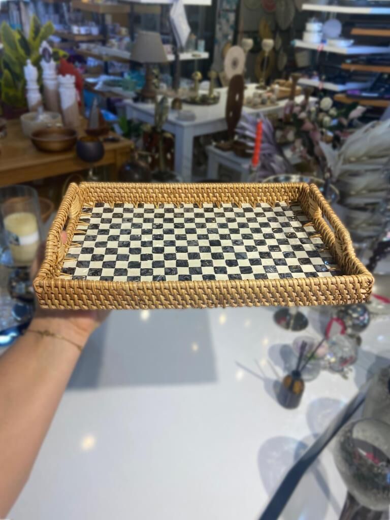 DAMALI DİKDÖRTGEN SEDEFLİ RATTAN TEPSİ 32X24CM