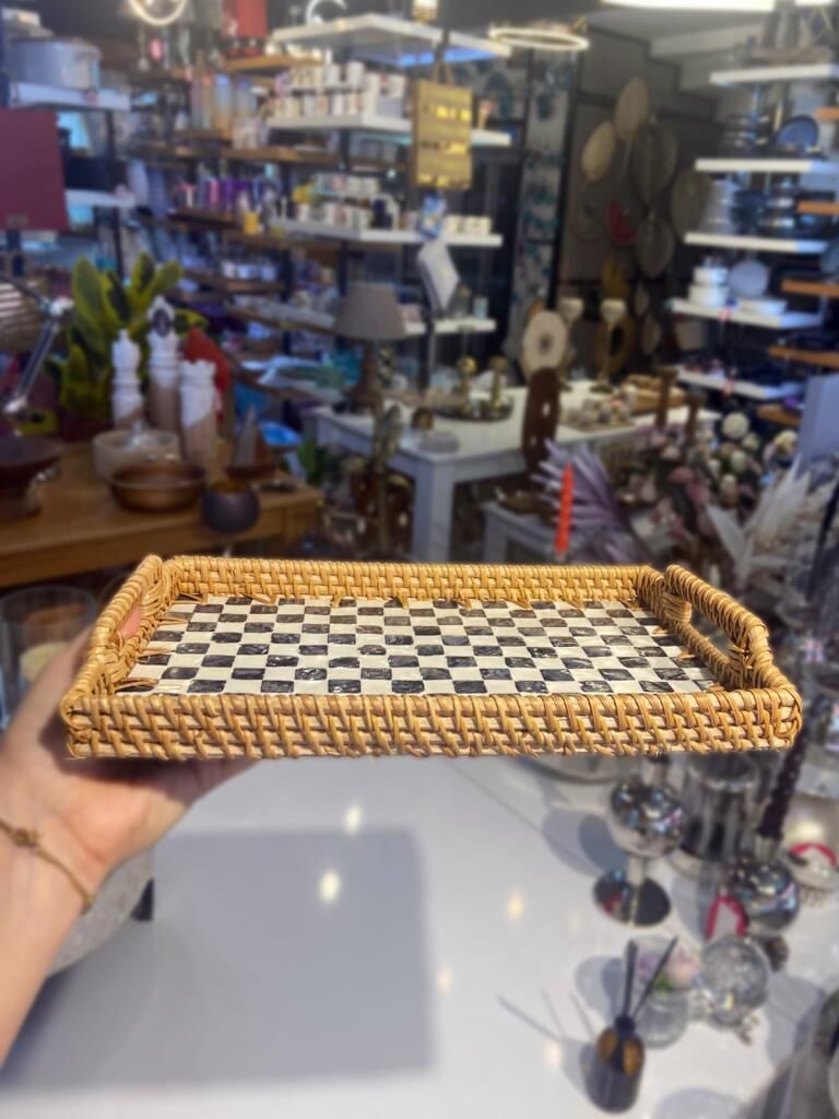 DAMALI DİKDÖRTGEN RATTAN TEPSİ 29X20CM