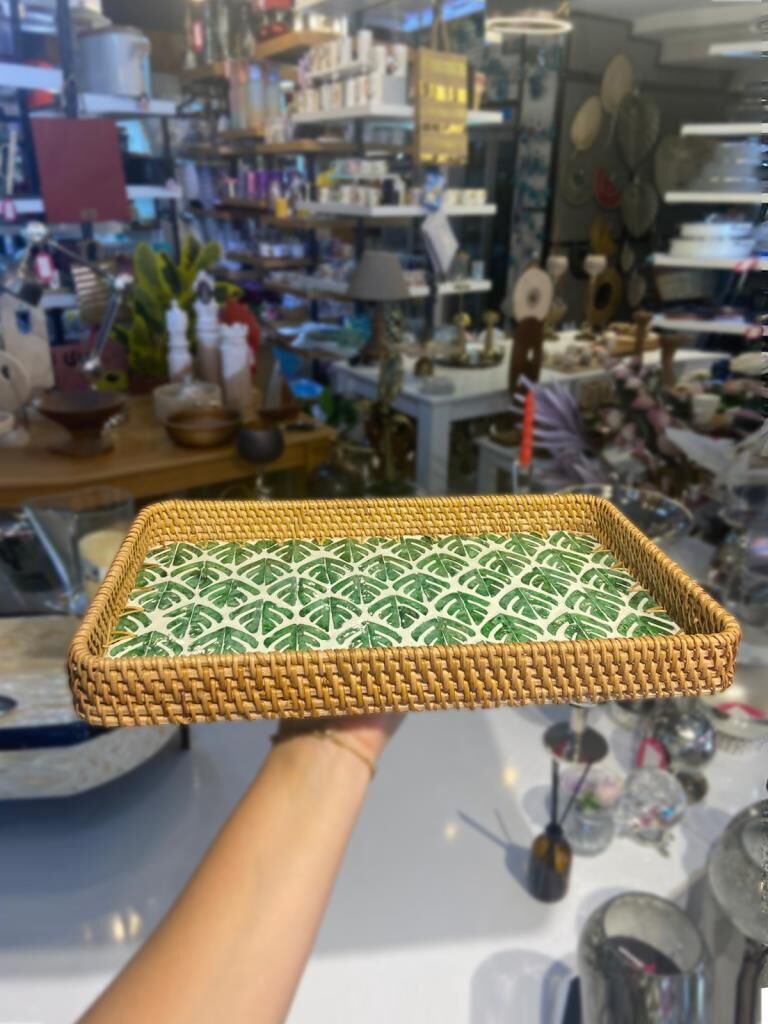YEŞİL YAPRAK DESEN SEDEFLİ RATTAN TEPSİ 38X24CM