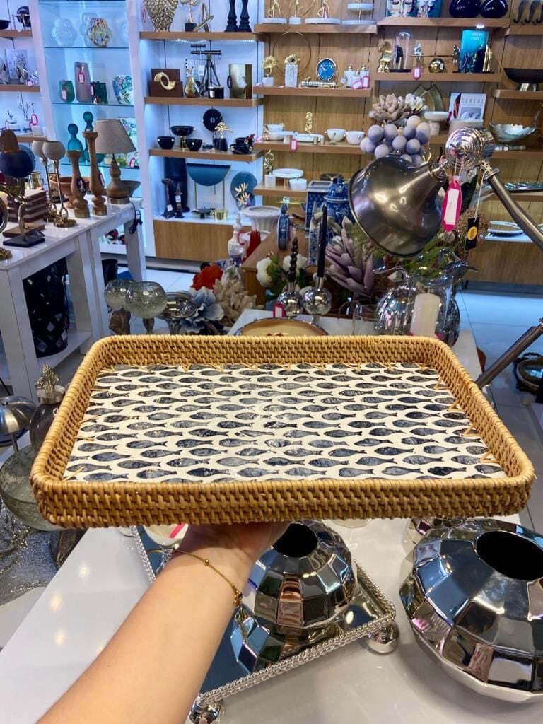 BALIK DESEN SEDEFLİ RATTAN TEPSİ 38X24CM