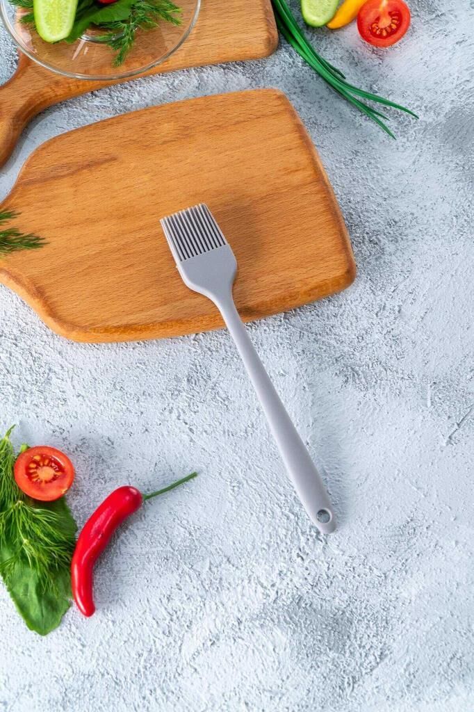 GRİ SİLİKON YUMURTA FIRÇASI 21CM