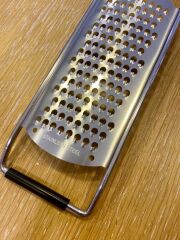 AHŞAP SAPLI PEYNİR RENDE 32X7CM