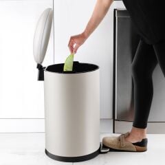 BOMBE KAPAKLI ÇÖP KOVASI 30 LİTRE MAT BEJ