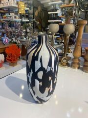 MAT SİYAH CAM VAZO 16X38CM