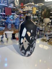 MAT SİYAH CAM VAZO 18X45CM