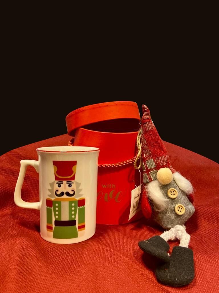 YILBAŞI HEDİYE PAKETİ KIRMIZI KUTULU 3 PARÇA