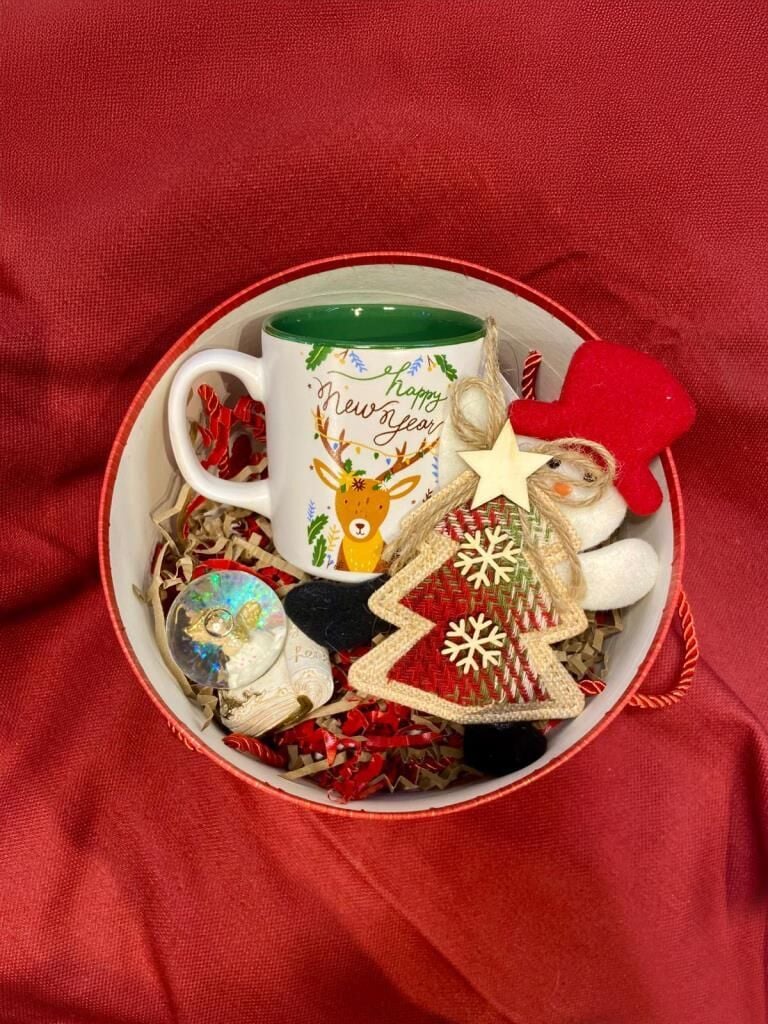 YILBAŞI HEDİYE PAKETİ KIRMIZI KUTULU 4 PARÇA